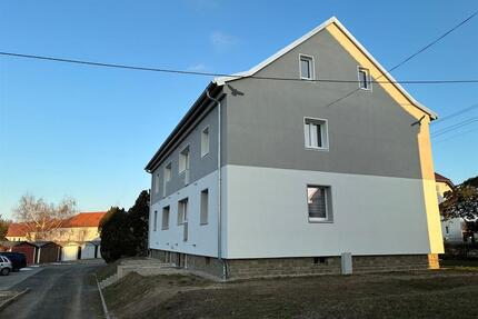 Erstbezug nach Kernsanierung – Wohnen mit Balkon & Blick zur Lausche - Großschönau