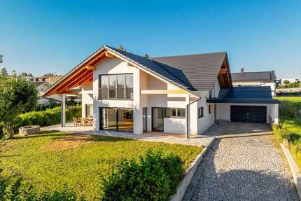 Haus zum Kaufen in Rotthalmünster 1.300.000,00 € 290 m²