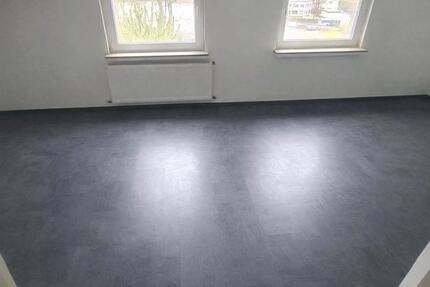 Haus privat zu verkaufen – 2 Apartments, zentrale Lage, teilrenov - Hellenthal