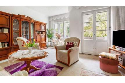 Charmante 2-Zimmer-Wohnung mit Loggia im denkmalgeschützten Altbau - Berlin Reinickendorf