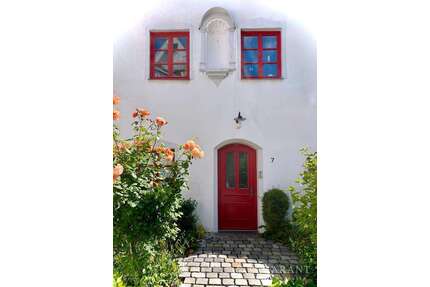 Haus zum Kaufen in Augsburg 1.790.000,00 € 247 m²