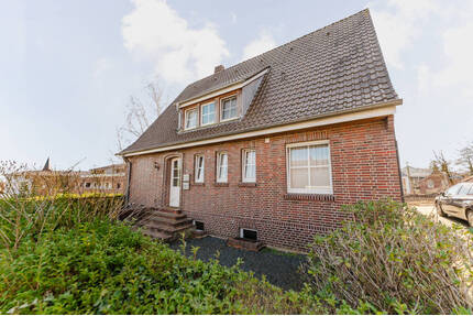 Einfamilienhaus mit Einliegerwohnung - Nachbarhaus ebenfalls zu verkaufen - Uelsen