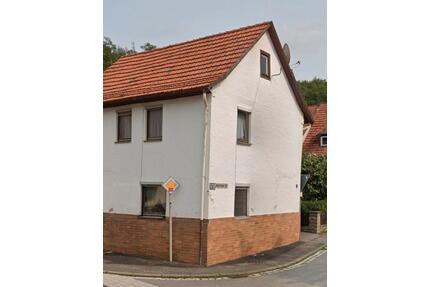 Starkrenuvierungsbedürftiges haus - Mellrichstadt