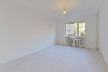Ebenerdiges Wohnglück: 2,5 Zimmer in Berlin Lankwitz