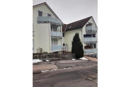 Modernisierte 2-Zimmer-Wohnung mit Garten - Nabburg