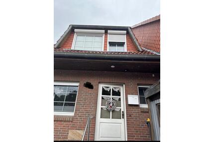 Gepflegtes Haus (98 m²) mit Dachgeschoss, Keller & Terrasse - Uetersen
