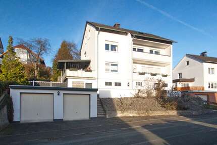 Haus zum Kaufen in Bad Driburg-Dringenberg 335.000,00 € 233 m²