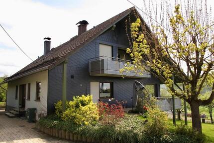 MFH mit unverbaubarem Blick im Grünen, Pelletheizung & PV-Anlage - Laubach