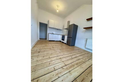 Stylische 4-Zi.-DG-Wohnung mit Terrasse | kernsaniert | EBK | ideal für WGFamiliePaar - Düsseldorf Flingern Nord