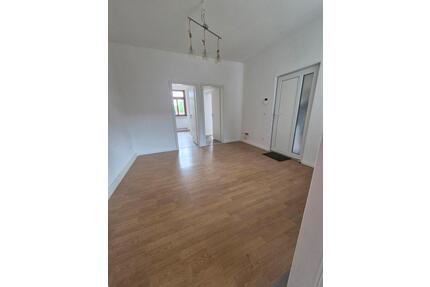 Frisch renovierte 3-Zimmer-Wohnung in zentraler Lage - Neulußheim