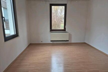 2 Zimmer Wohnung - 900,00&nbsp;EUR Kaltmiete, ca.&nbsp; 60,00&nbsp;m&sup2; in Stuttgart (PLZ: 70327) Luginsland