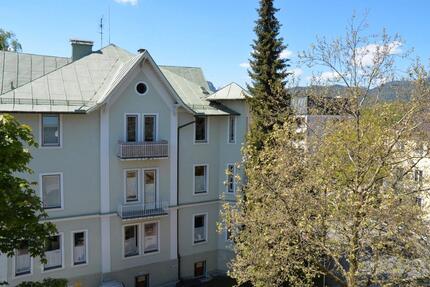 Stilvolle, möblierte 2-Zimmer-Wohnung mit Stellplatz im Zentrum - Bad Reichenhall