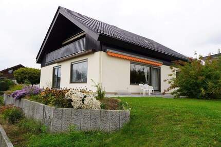Großes 1-2 Familienhaus in Oberhöfen - Warthausen