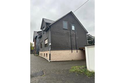 Charmantes Einfamilienhaus mit PV-Anlage in 57555 Mudersbach