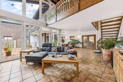 Haus zum Kaufen in Grevenbroich Kapellen 750.000,00 € 216.8 m² - Grevenbroich / Kapellen