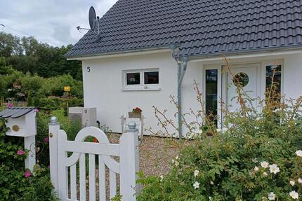 Niedrigenergiehaus mit Luftwärmepumpe am Achterwasser ohne Makler - Benz
