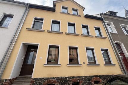 Mehrfamilienhaus mit Potential in zentraler Lage von Weida sucht Sie als neuen Besitzer!