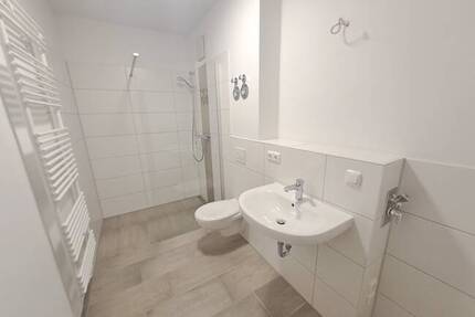 Großzügige 2-Zimmer-Wohnung mit Aufzug und Balkon - Brandenburg an der Havel Altstadt