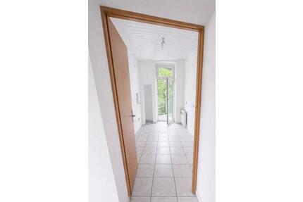 4 Raum Wohnung mit Balkon und EBK möglich. - Halle (Saale) Am Wasserturm/Thaerviertel