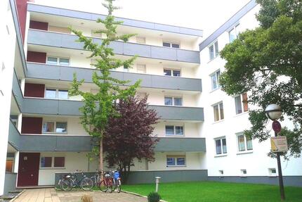 Helle 3-Zimmer-Wohnung mit 2 Bädern, Aufzug, Balkon & Tiefgarage - Neuss