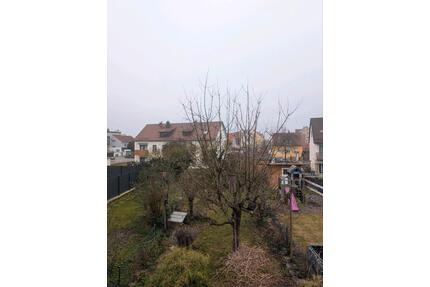 Reihenhaus zu Vermieten - 1.300,00&nbsp;EUR Kaltmiete, ca.&nbsp; 90,00&nbsp;m&sup2; in Neutraubling (PLZ: 93073)