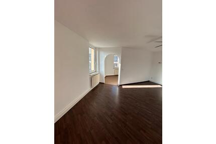 Helle 2-Raum-Wohnung, 59 m² im 2.OG - ruhige Zentrale Lage - Naumburg (Saale)