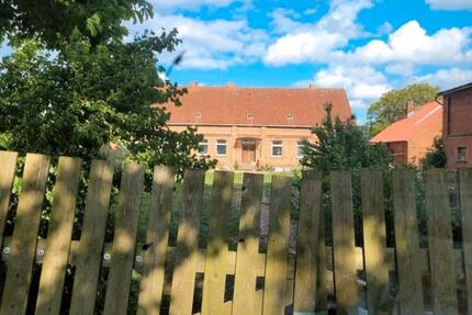 2 Höfe am Feldweg, Dorfrand in MV arrondierte 3ha, VIEL Bauland - Lübz