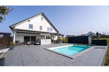 Modernes Einfamilienhaus mit Einliegerwohnung, Pool & großem Grundstück - Schwäbisch Hall