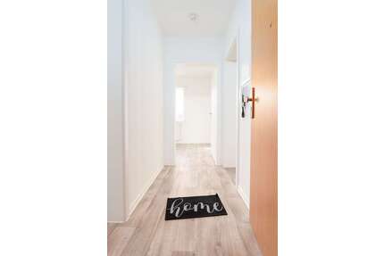 Wohnung zum Mieten in Schönebeck 313,96 € 46.17 m²