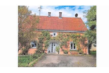 Großzügiges Einfamilienhaus auf 724 m² Grundstück mit Nebengebäud - Neuching
