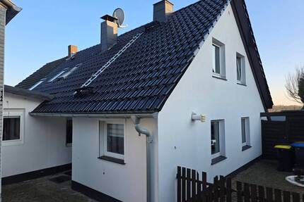 Doppelhaushälfte + Mehrfamilienhaus in 42549 Velbert