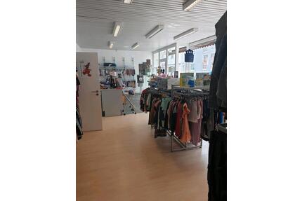 Geschäfts- und Büroräume mit Schaufenster in Worms-Hochheim