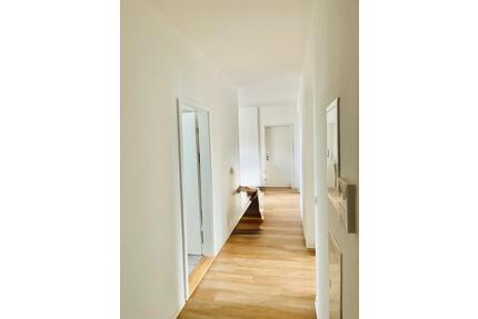 4ZKB Wohnung - 1.500,00&nbsp;EUR Kaltmiete, ca.&nbsp; 100,00&nbsp;m&sup2; in Erfurt (PLZ: 99091) Gispersleben