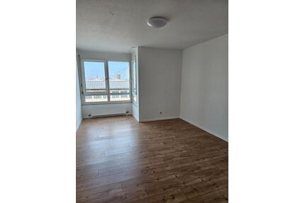 Ab 01.11.: Helles Apartment in den Quadraten inkl. TG-Stellplatz - Mannheim