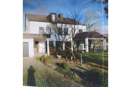 Haus zum Mieten in Reatshofen 2.000,00 € 240 m²