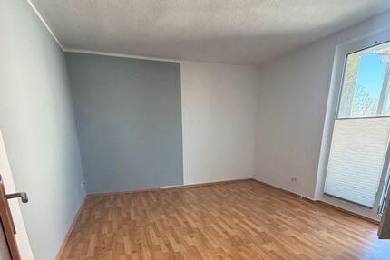 Schöne 3-Raum Wohnung in Weißenfels West mit Balkon
