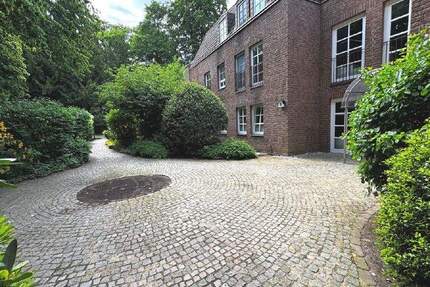 **WELLINGSBÜTTEL** o. KÄUFERPROVISION - 3,5 Zim., ca. 101 m², sw Terr., zzgl. TG - Hamburg