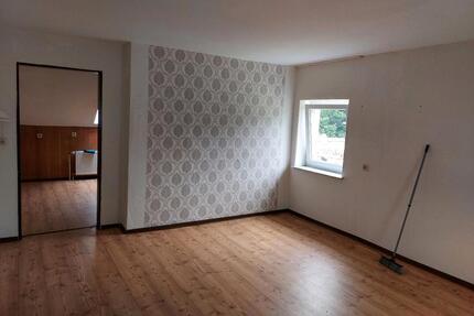 Dachgeschoss Wohnung - 780,00&nbsp;EUR Kaltmiete, ca.&nbsp; 45,00&nbsp;m&sup2; in Reichshof (PLZ: 51580)