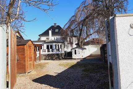 Exclusive Stadtvilla mit 4 Wohneinheiten & Ausbaureserve +Privat+ - Düren Rölsdorf