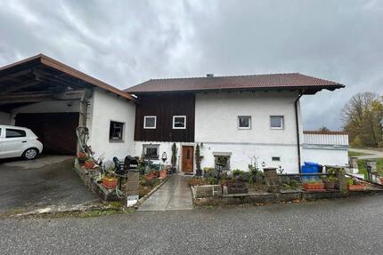 Uhriges Haus zu verkaufen als Kapitalanlage - Haidmühle