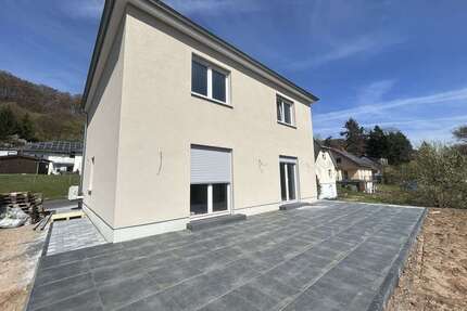 Haus zum Mieten in Schlüchtern 1.860,00 € 158 m²
