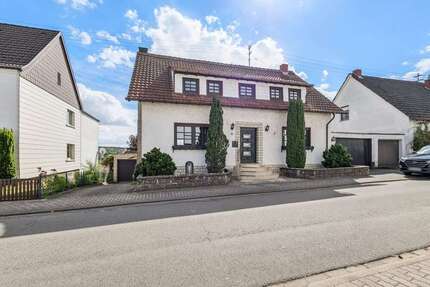 Haus zum Kaufen in Bechhofen 215.000,00 € 147.96 m²