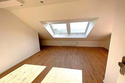 Sehr helle renovierte Wohnung in ruhiger Lage in Düren