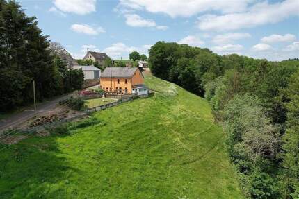 Freistehendes Einfamilienhaus auf 4.165 m² Traumgrundstück in Daleiden-Bommert