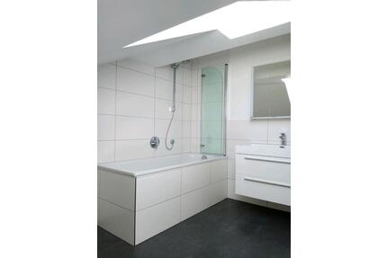 Sehr schöne DG-Wohnung in 94439 Roßbach