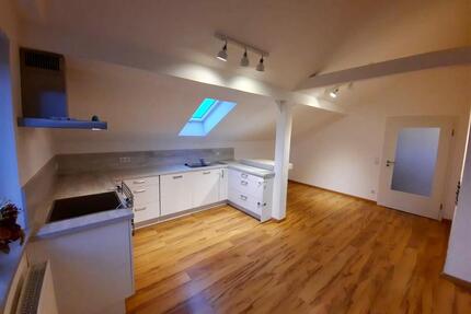 3 Zimmer Dachgeschosswohnung - 750,00&nbsp;EUR Kaltmiete, ca.&nbsp; 85,80&nbsp;m&sup2; in Mindelstetten (PLZ: 93349)