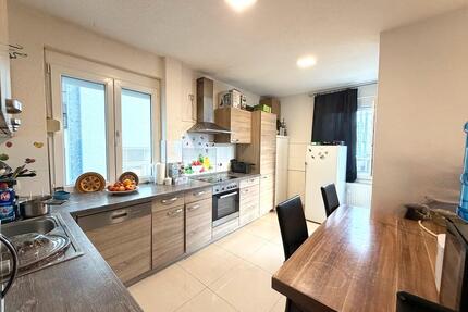 Helle und gepflegte 3-Zimmer-Wohnung mit sonnigem Balkon - Esslingen am Neckar Brühl