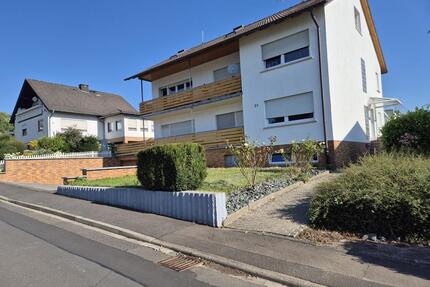 3 Familienhaus mit Doppel Garage, Kirchhain Stadt