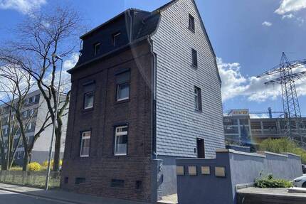Freistehendes 3-Familienhaus zzgl. Anbau - vollvermietet mit Entwicklungspotenzial - Oberhausen Sterkrade-Mitte