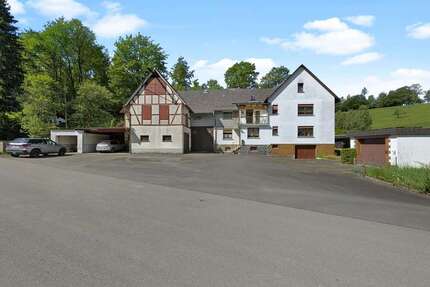 Haus zum Kaufen in Hatzfeld (Eder) 98.600,00 € 209.51 m²